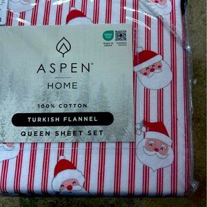 Brand New Aspen Flannel Santa Sheets